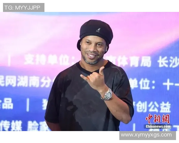 全球足坛传奇之巅：揭秘当今最强足球明星及其辉煌成就